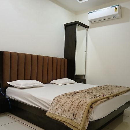 Hotel Jyoti Shree Ujjain Buitenkant foto