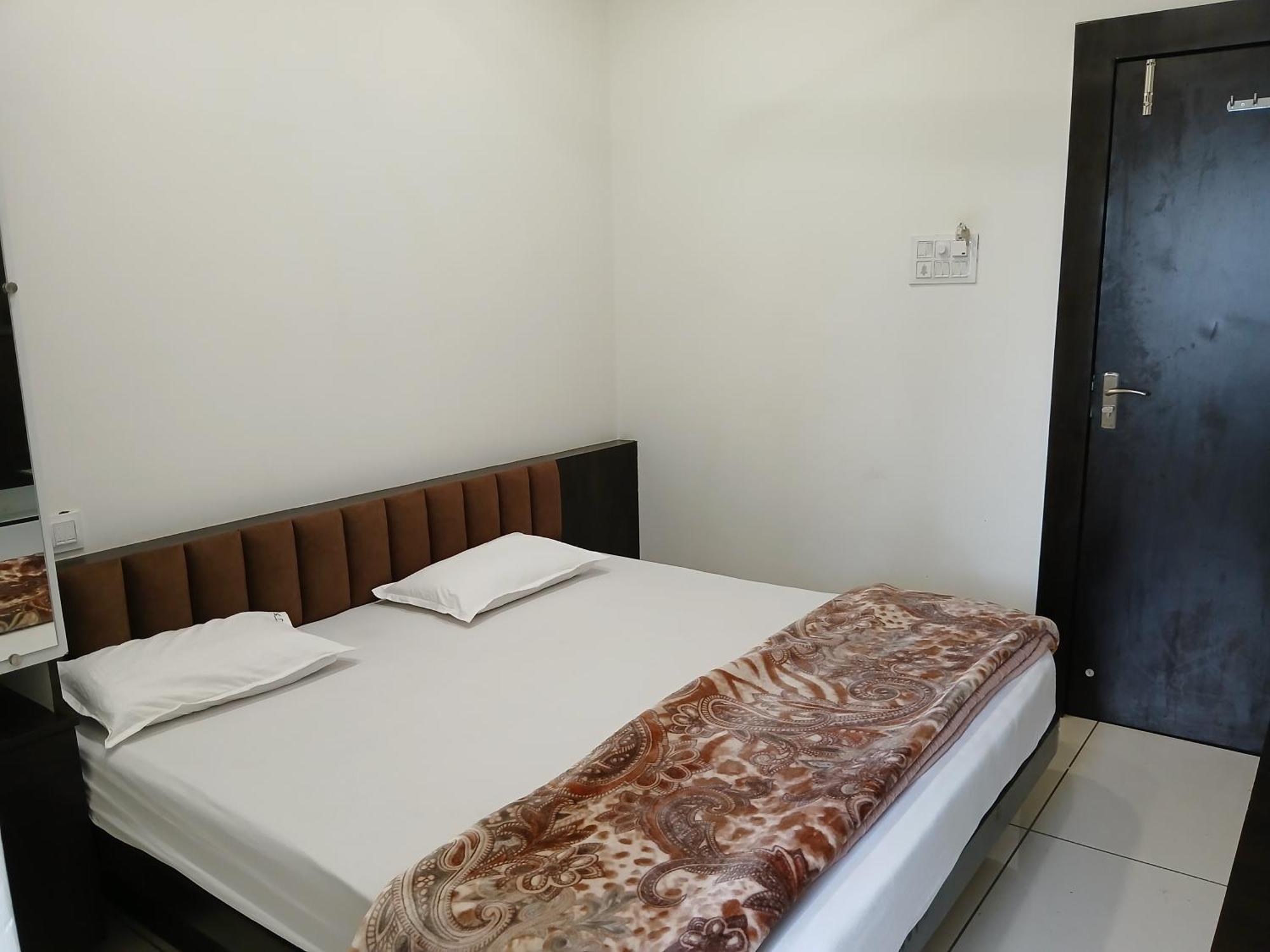 Hotel Jyoti Shree Ujjain Buitenkant foto