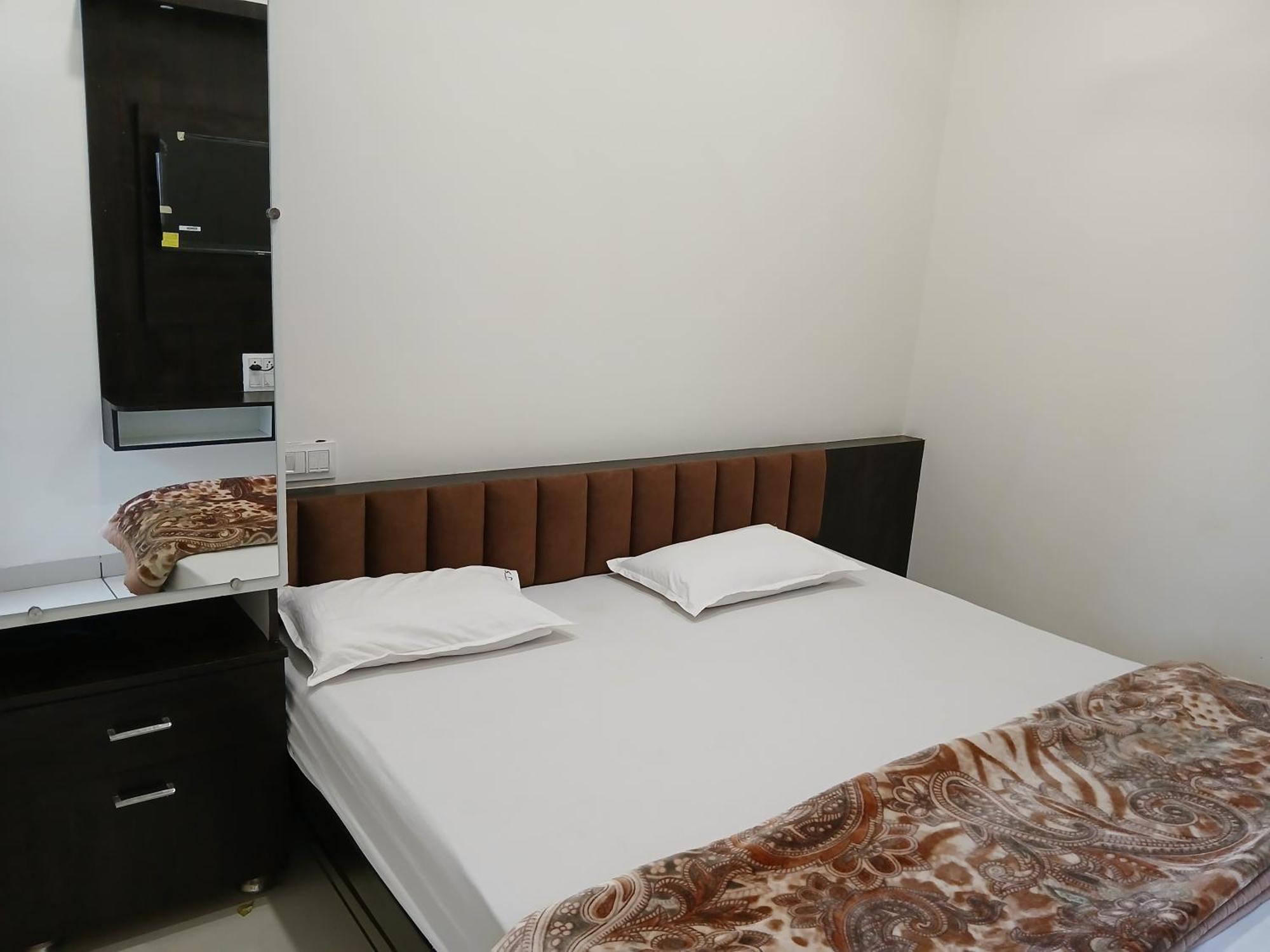 Hotel Jyoti Shree Ujjain Buitenkant foto